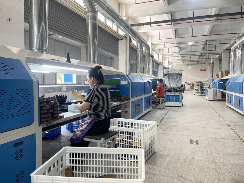JINHONGCHANG Computerized Toe Lasting Machine in Operation