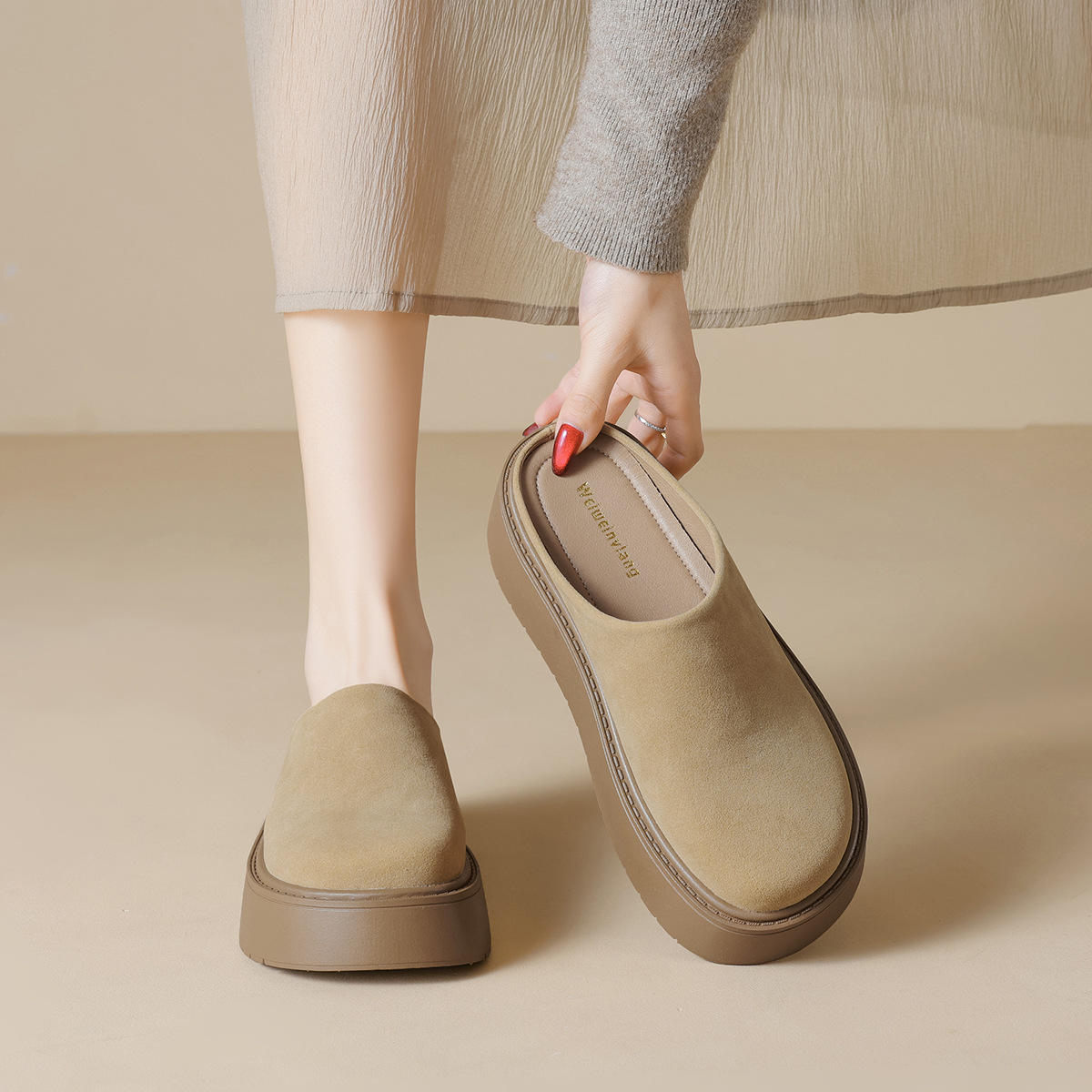 JHC-YW12 | Suede & Cork Retro All-Season Chunky Platform - Fujian Jinhongchang Sports Goods Co., Ltd.