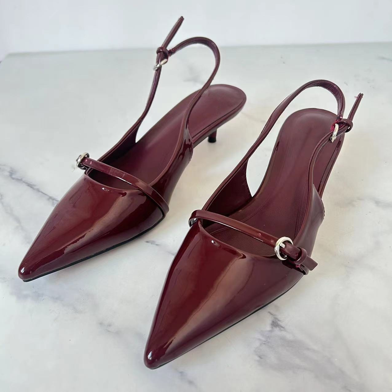 JHC-HB-107 | Metal Buckle Patent Gloss Pointed-Toe Mule Slide - Fujian Jinhongchang Sports Goods Co., Ltd.