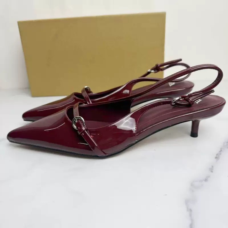 JHC-HB-107 | Metal Buckle Patent Gloss Pointed-Toe Mule Slide angle 2