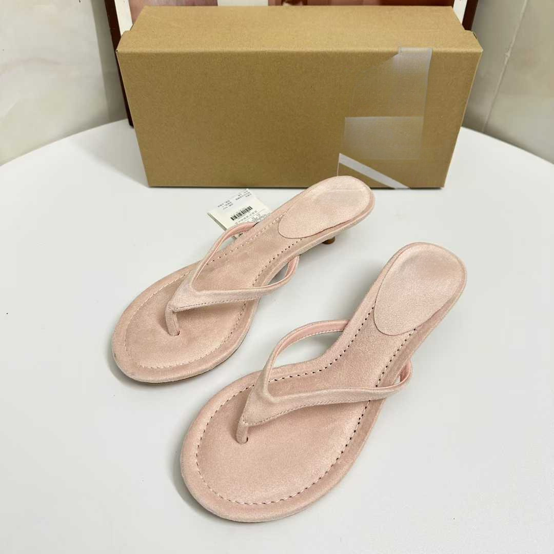 JHC-HB-032 | Round-Toe Mid-Heel Thong Flip-Flop angle 2
