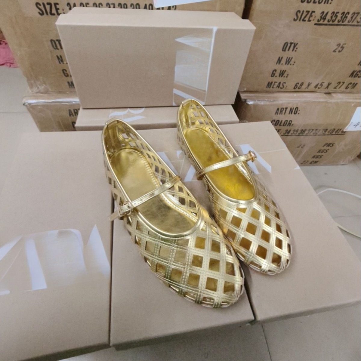 JHC-HB-026 | Metal Buckle Woven Cutout Round-Toe Flat Mary Jane Flat - Fujian Jinhongchang Sports Goods Co., Ltd.