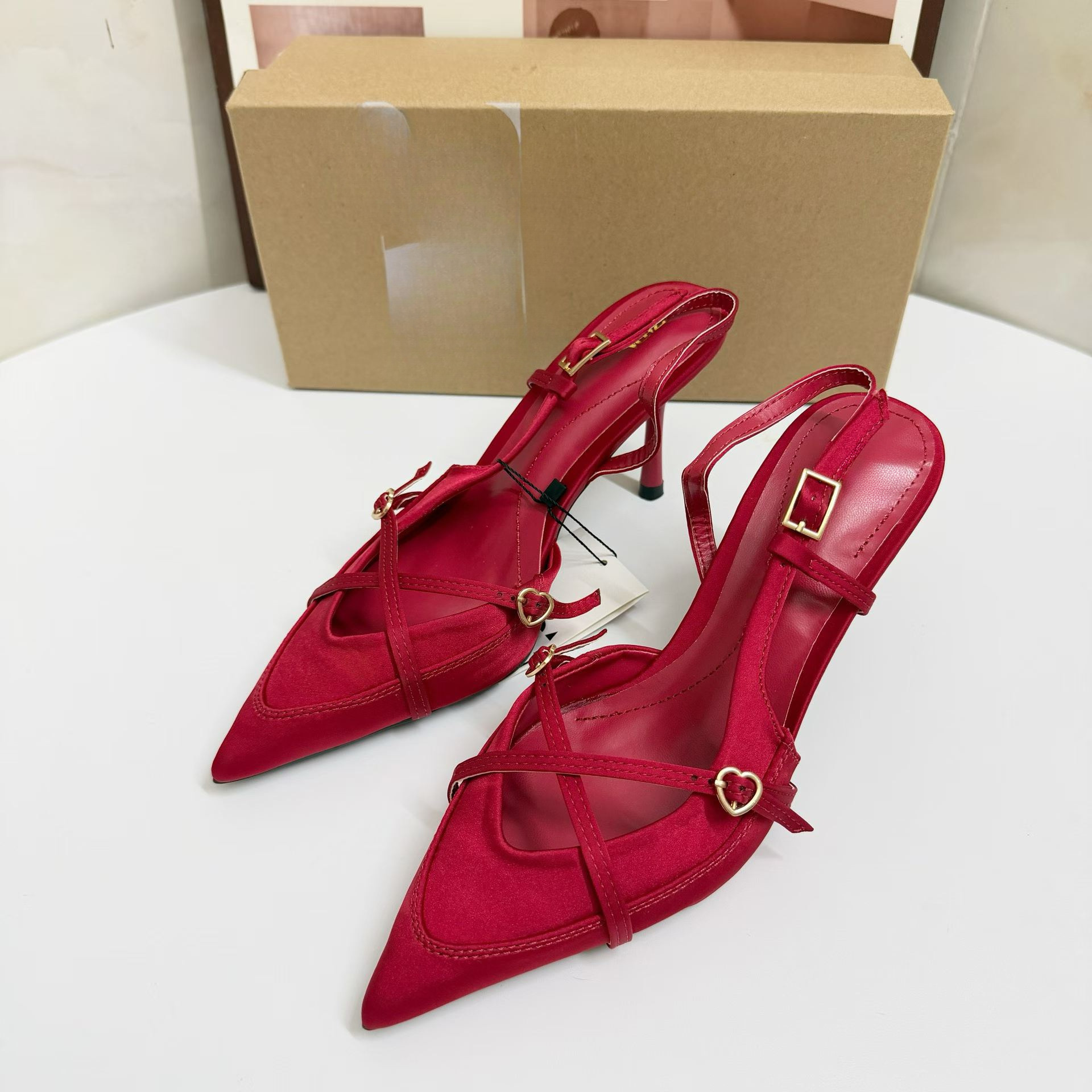 JHC-HB-146 | Metal Buckle Crisscross Straps Pointed-Toe High-Heel Mule Slide - Fujian Jinhongchang Sports Goods Co., Ltd.