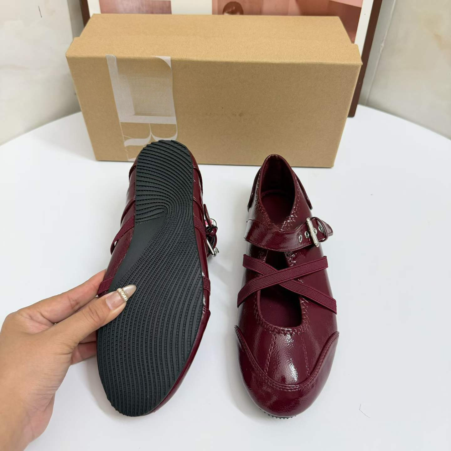 JHC-HB-294 | Metal Buckle Patent Gloss Round-Toe Flat Ballet Flat angle 3