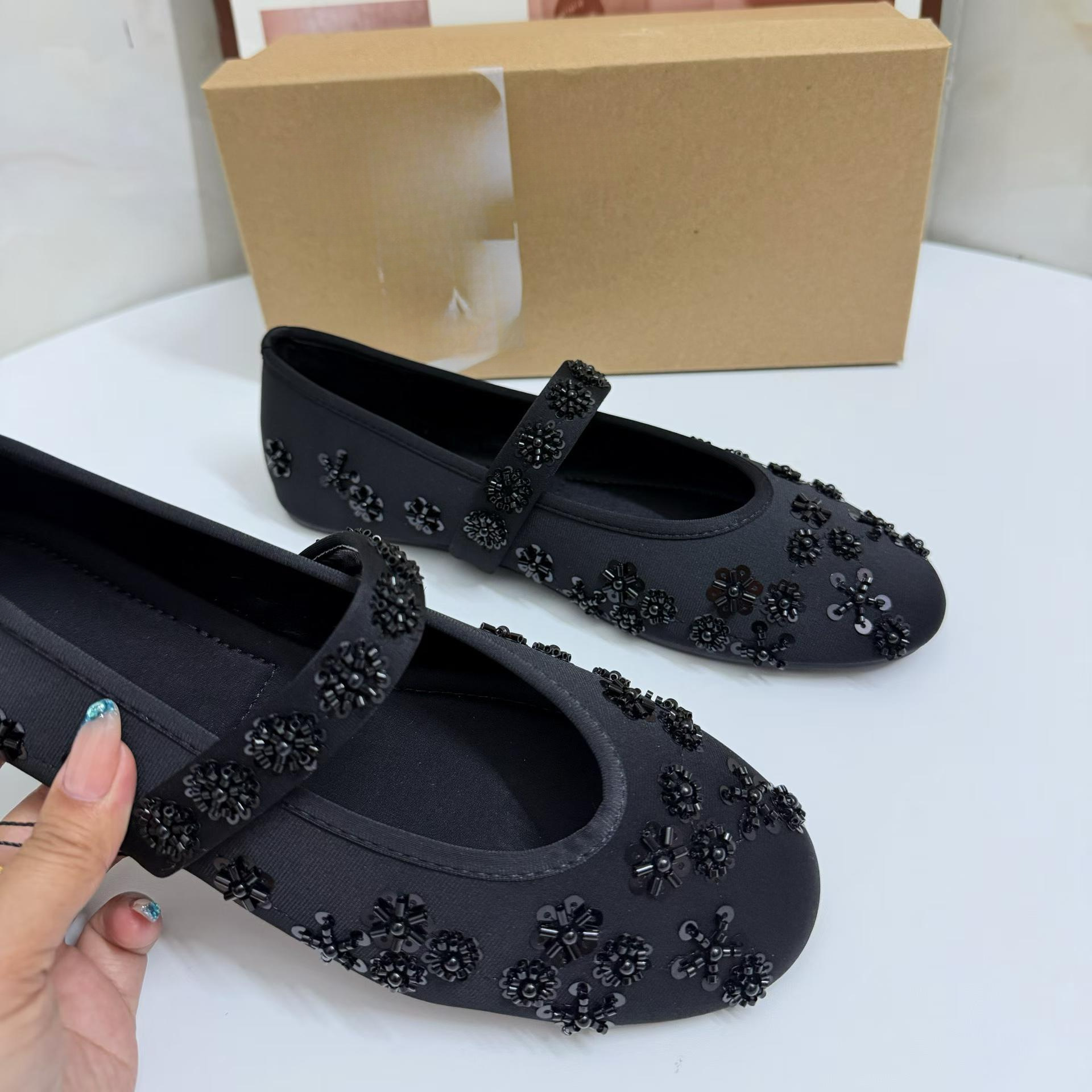JHC-HB-012 | Rhinestone Embellished Embroidered Round-Toe Flat Ballet Flat angle 3