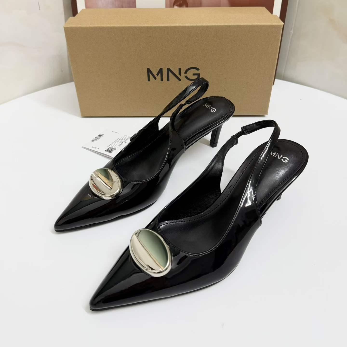 JHC-HB-245 | Patent Gloss Pointed-Toe Kitten Heel Mule Slide angle 2