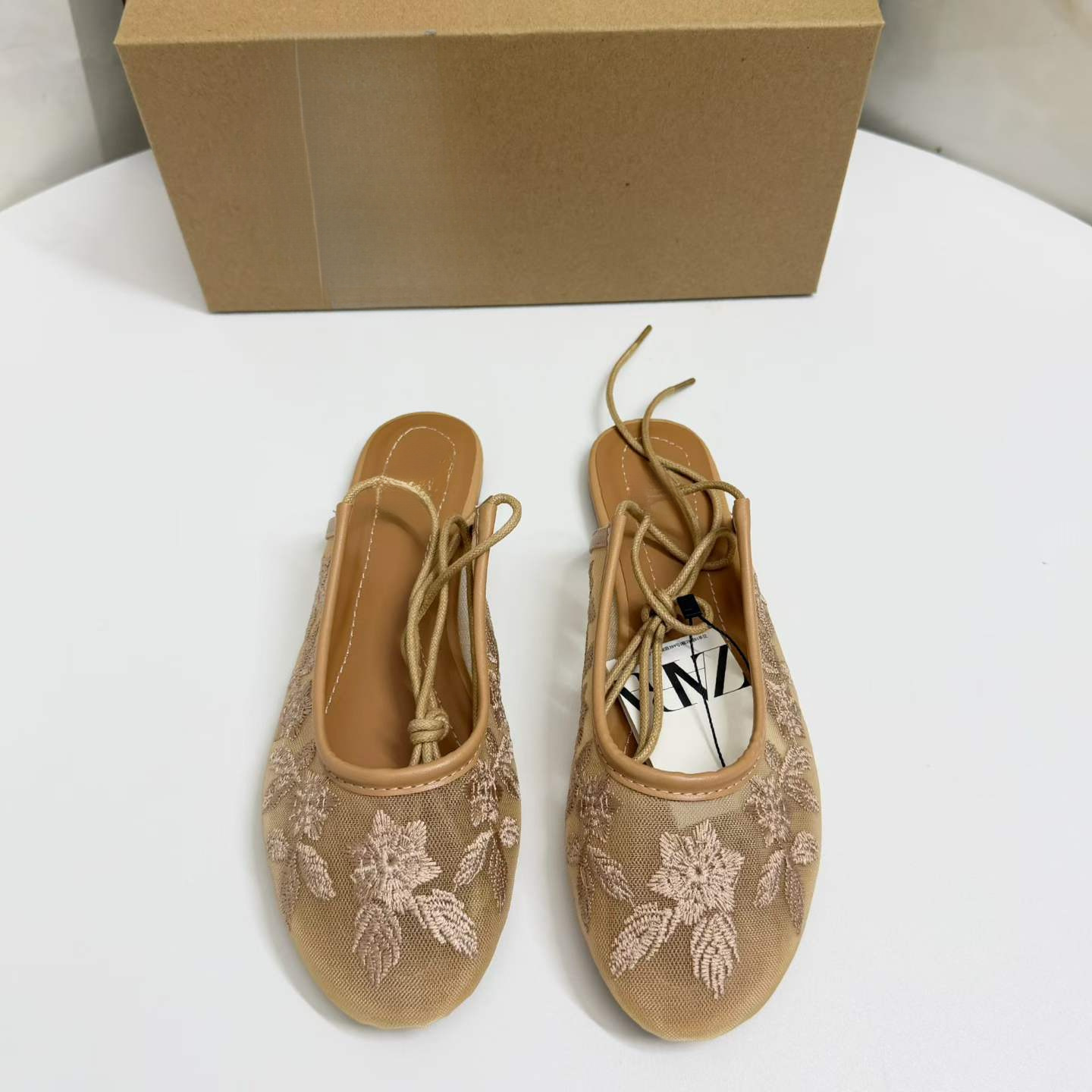 JHC-HB-210 | Embroidered Breathable Mesh Round-Toe Flat Ballet Flat - Fujian Jinhongchang Sports Goods Co., Ltd.