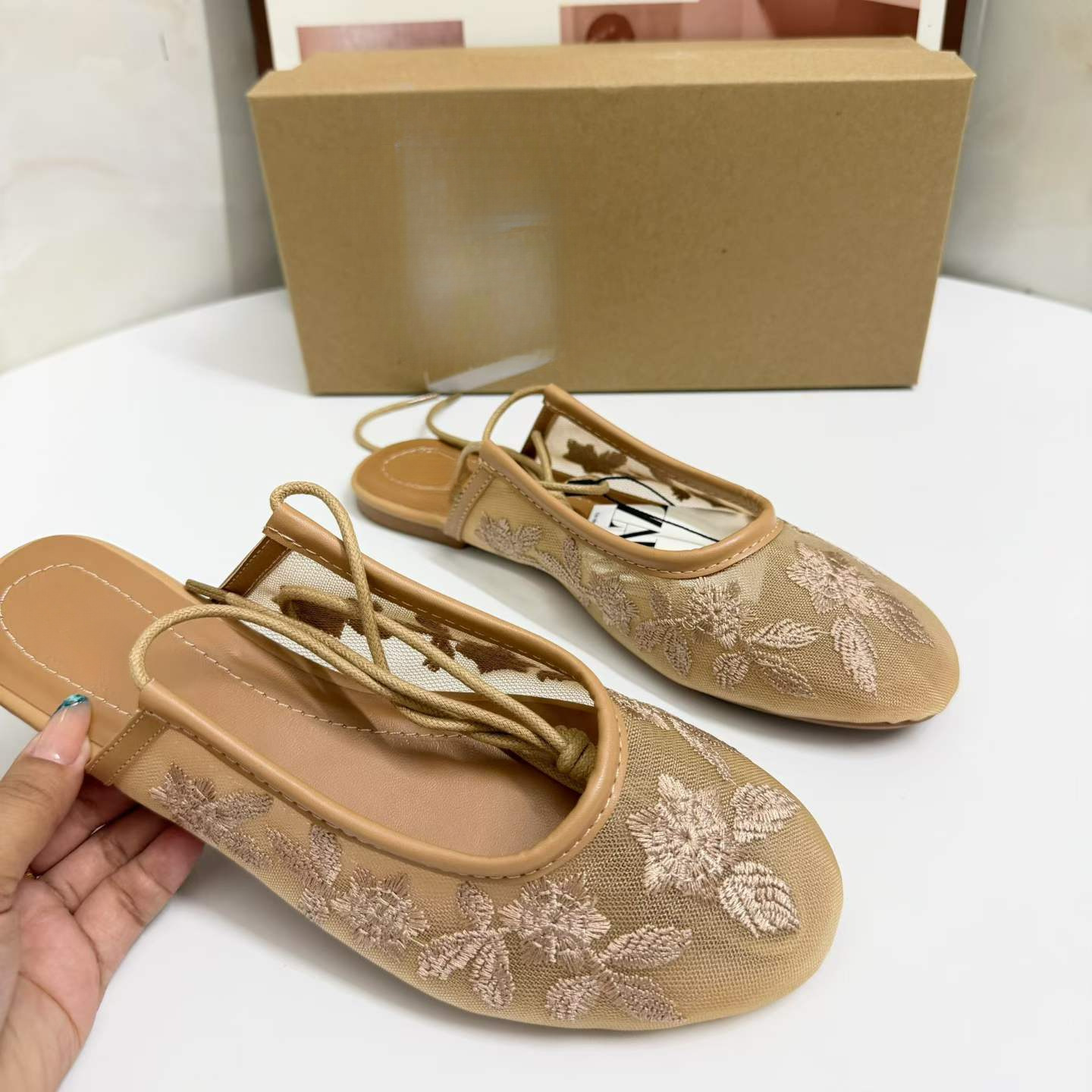 JHC-HB-210 | Embroidered Breathable Mesh Round-Toe Flat Ballet Flat angle 3