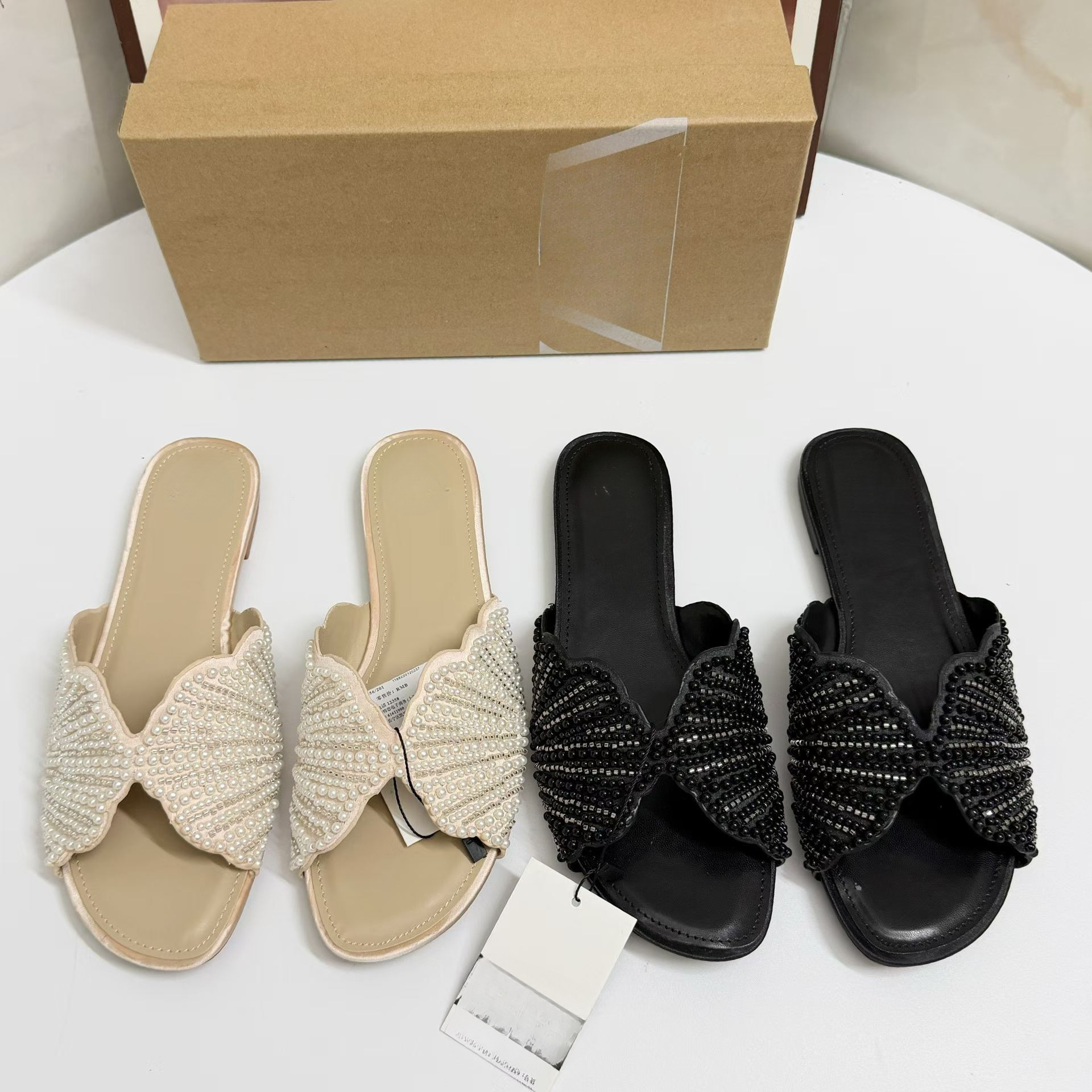 JHC-HB-159 | Rhinestone Embellished Round-Toe Flat Casual Summer Sandal - Fujian Jinhongchang Sports Goods Co., Ltd.