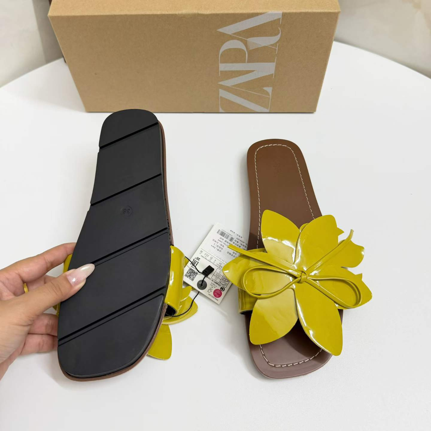 JHC-HB-288 | Bow Detail Flat Casual Slide Slipper angle 3