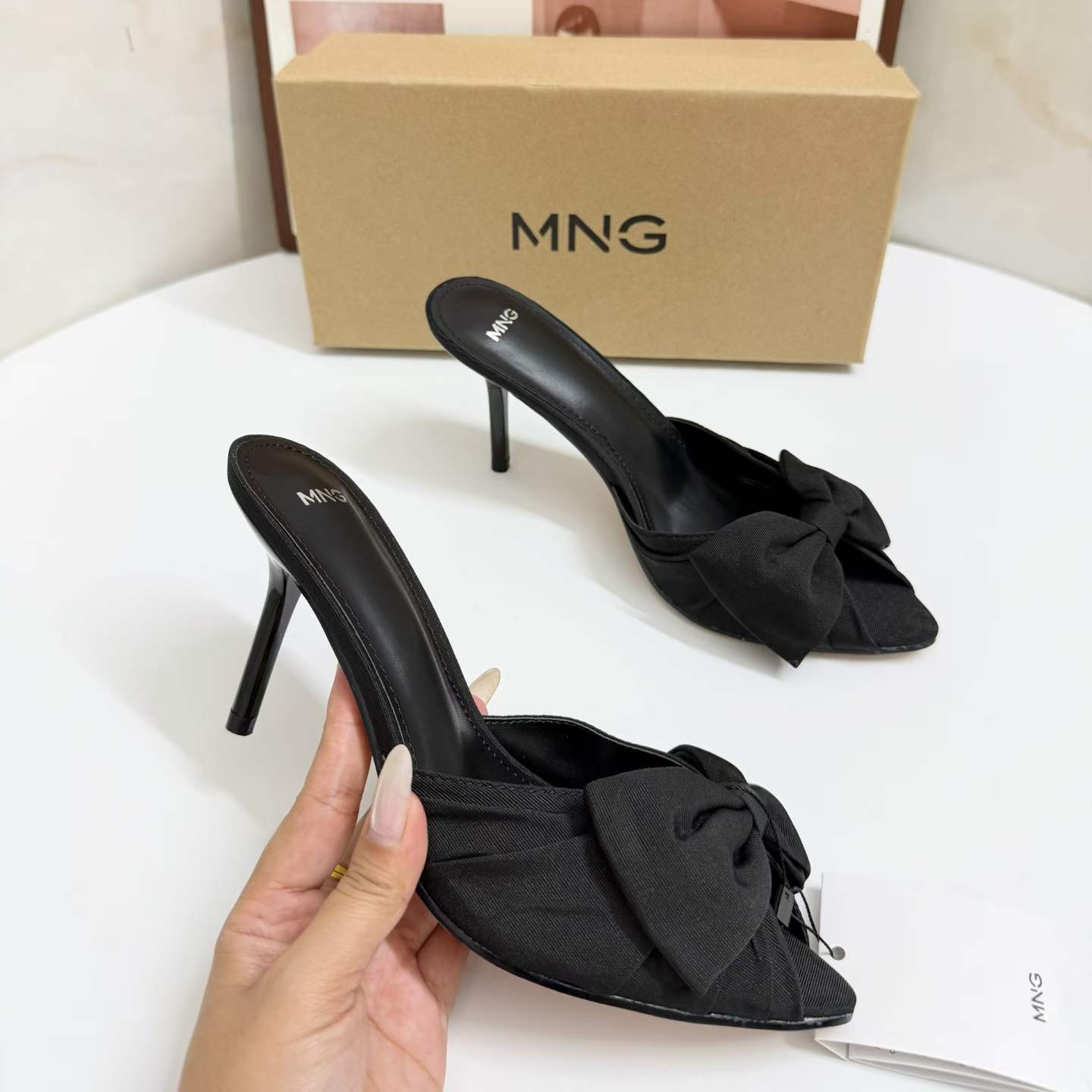 JHC-HB-204 | Bow Detail Pointed-Toe Stiletto Heel Mule Slide angle 3