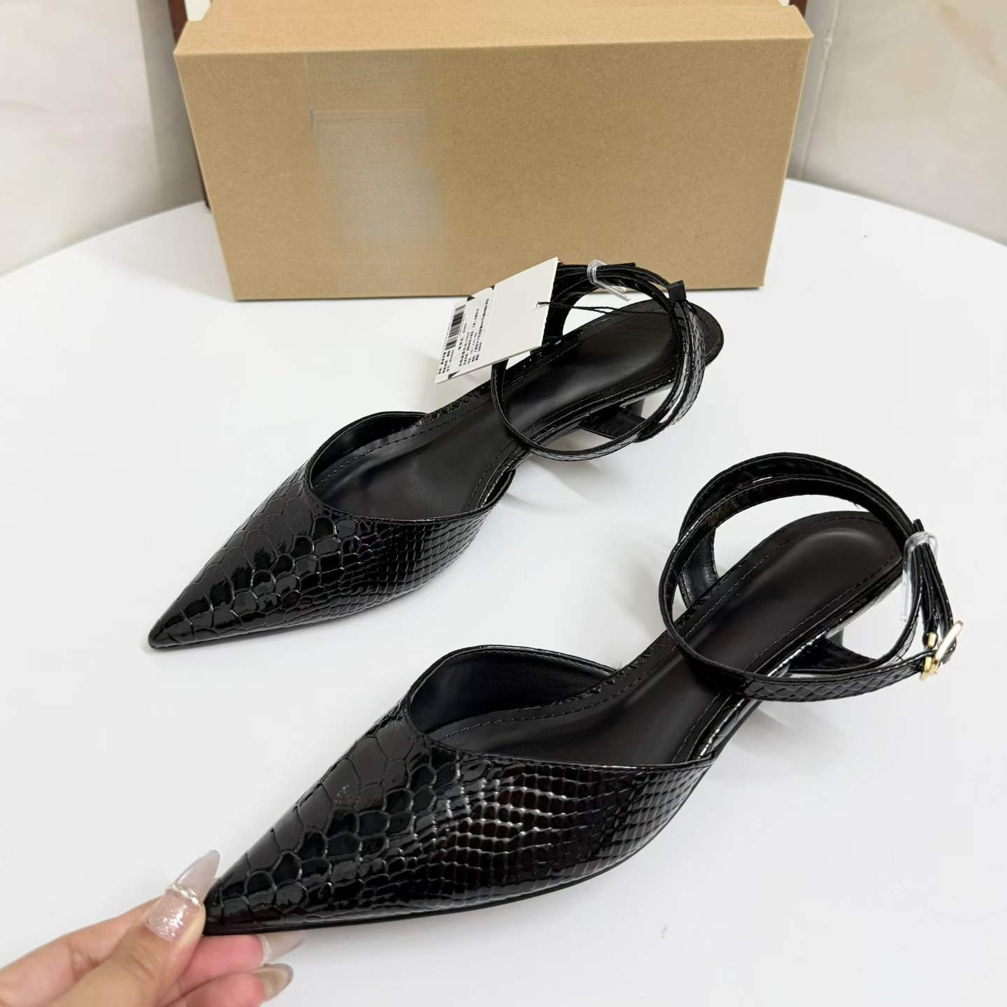 JHC-HB-143 | Metal Buckle Patent Gloss Pointed-Toe Stiletto Heel Mule Slide angle 2