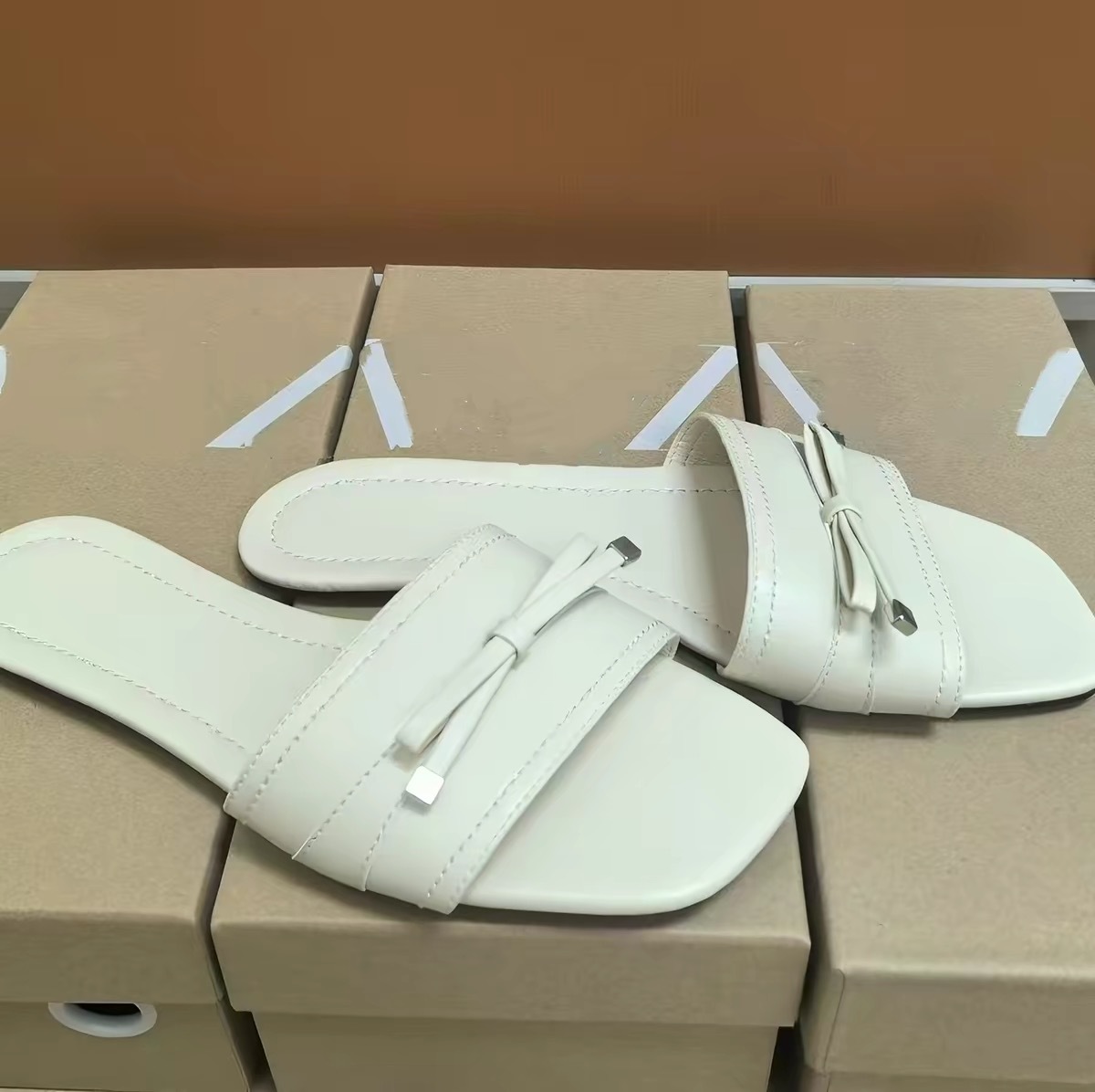 JHC-HB-223 | Metal Buckle Bow Detail Square-Toe Flat Casual Slide Slipper angle 3