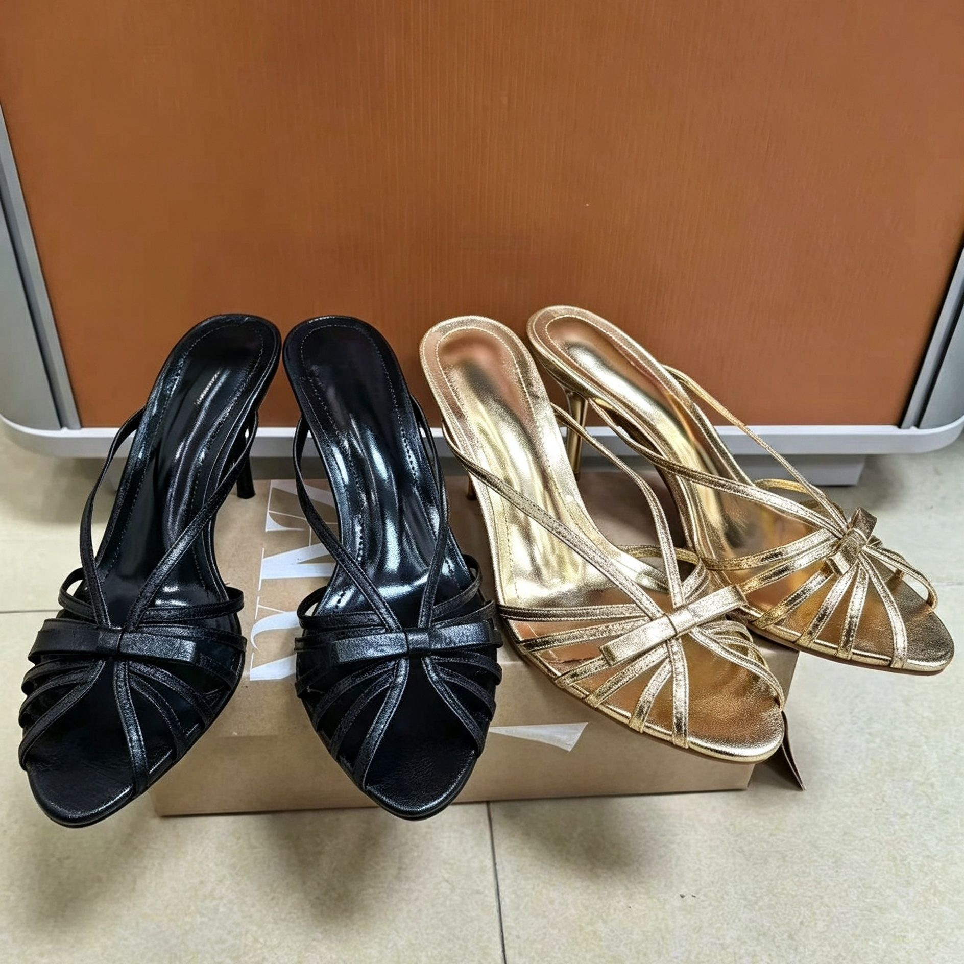 JHC-HB-079 | Metal Buckle Bow Detail High-Heel Heeled Slide - Fujian Jinhongchang Sports Goods Co., Ltd.
