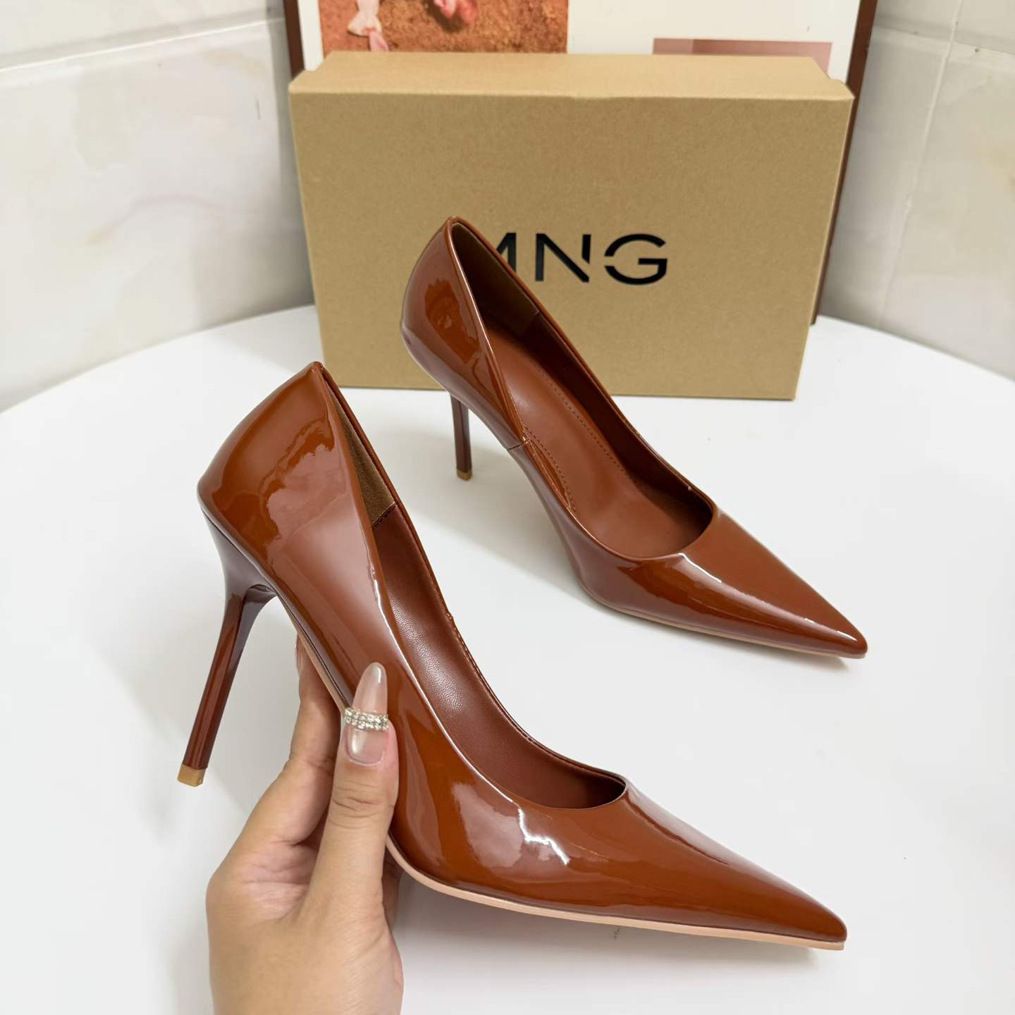 JHC-HB-082 | Patent Gloss Pointed-Toe Stiletto Heel Dress Pump angle 3