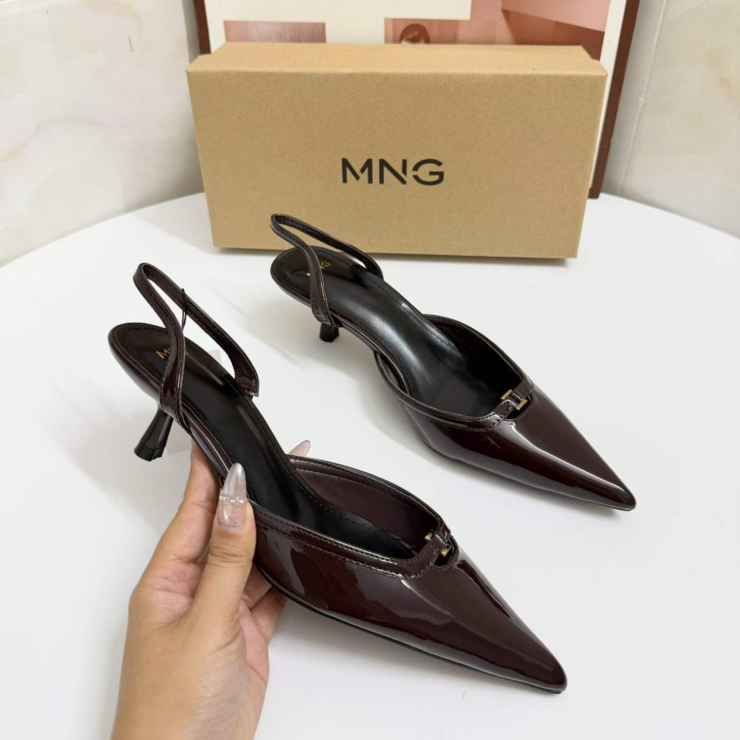 JHC-HB-185 | Patent Gloss Pointed-Toe Kitten Heel Dress Sandal angle 2