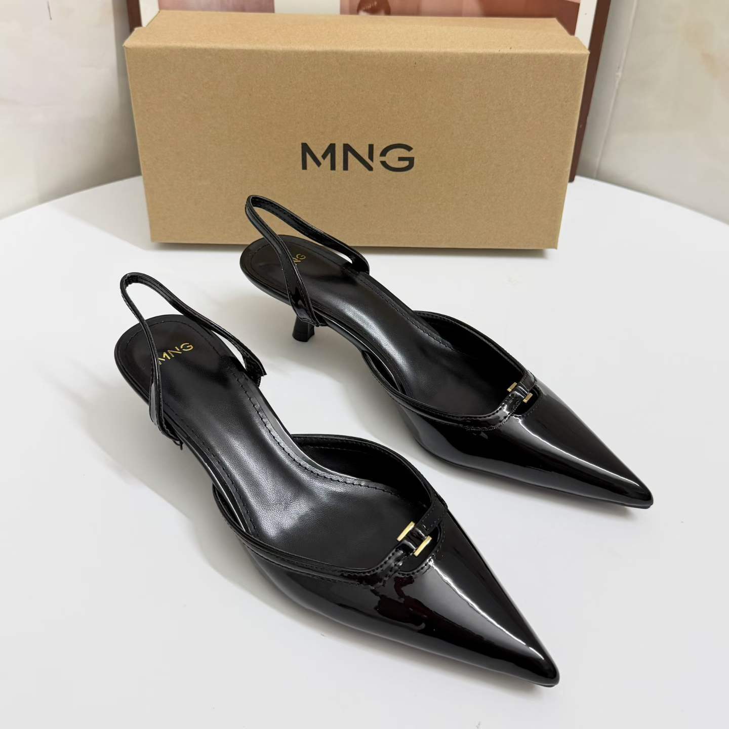 JHC-HB-185 | Patent Gloss Pointed-Toe Kitten Heel Dress Sandal angle 3