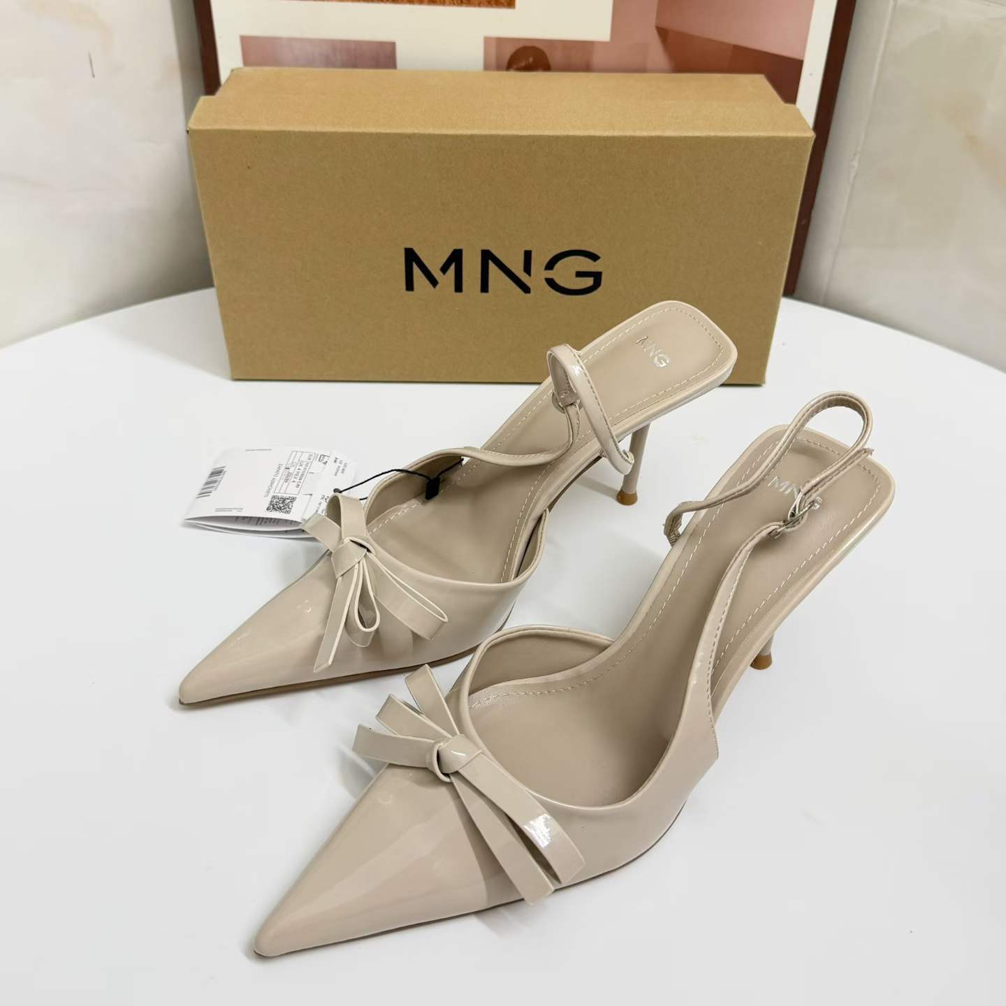 JHC-HB-173 | Patent Gloss Bow Detail Pointed-Toe Stiletto Heel Dress Sandal angle 2