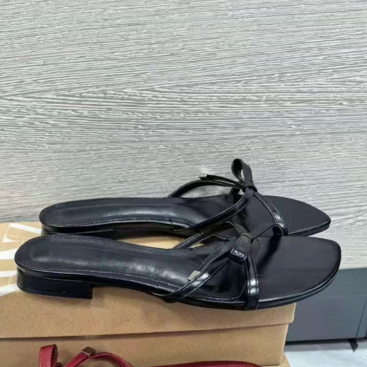 JHC-HB-278 | Bow Detail Minimalist Strap Square-Toe Block Heel Casual Summer Sandal angle 2