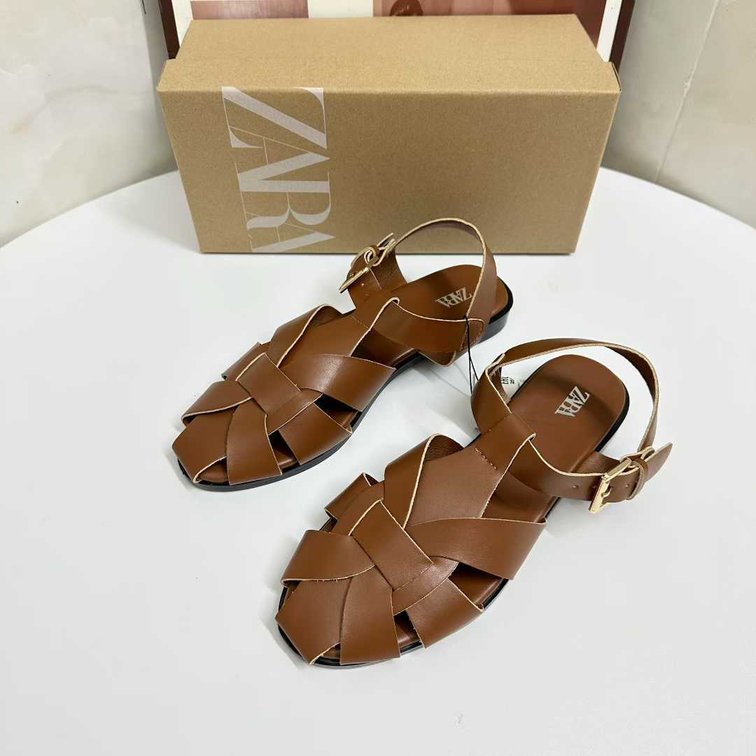 JHC-HB-256 | Woven Cutout Closed-Toe Flat Gladiator Sandal angle 3