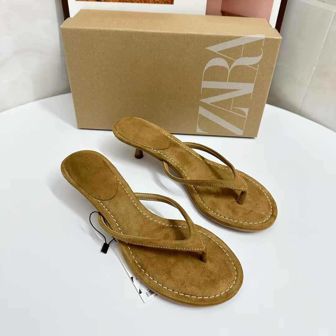 JHC-HB-051 | Round-Toe High-Heel Thong Flip-Flop angle 3