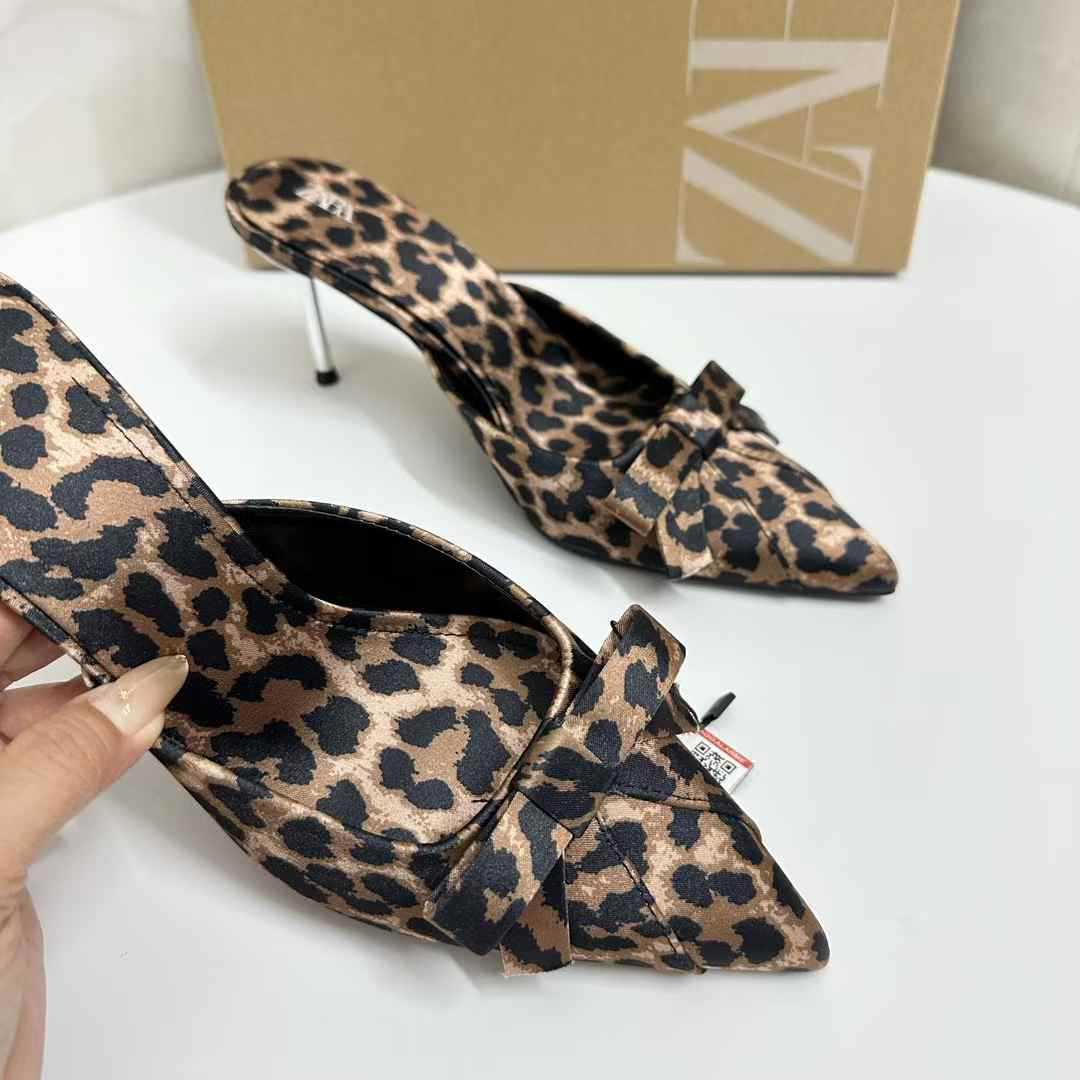 JHC-HB-305 | Bow Detail Animal Print Pointed-Toe Stiletto Heel Mule Slide angle 2