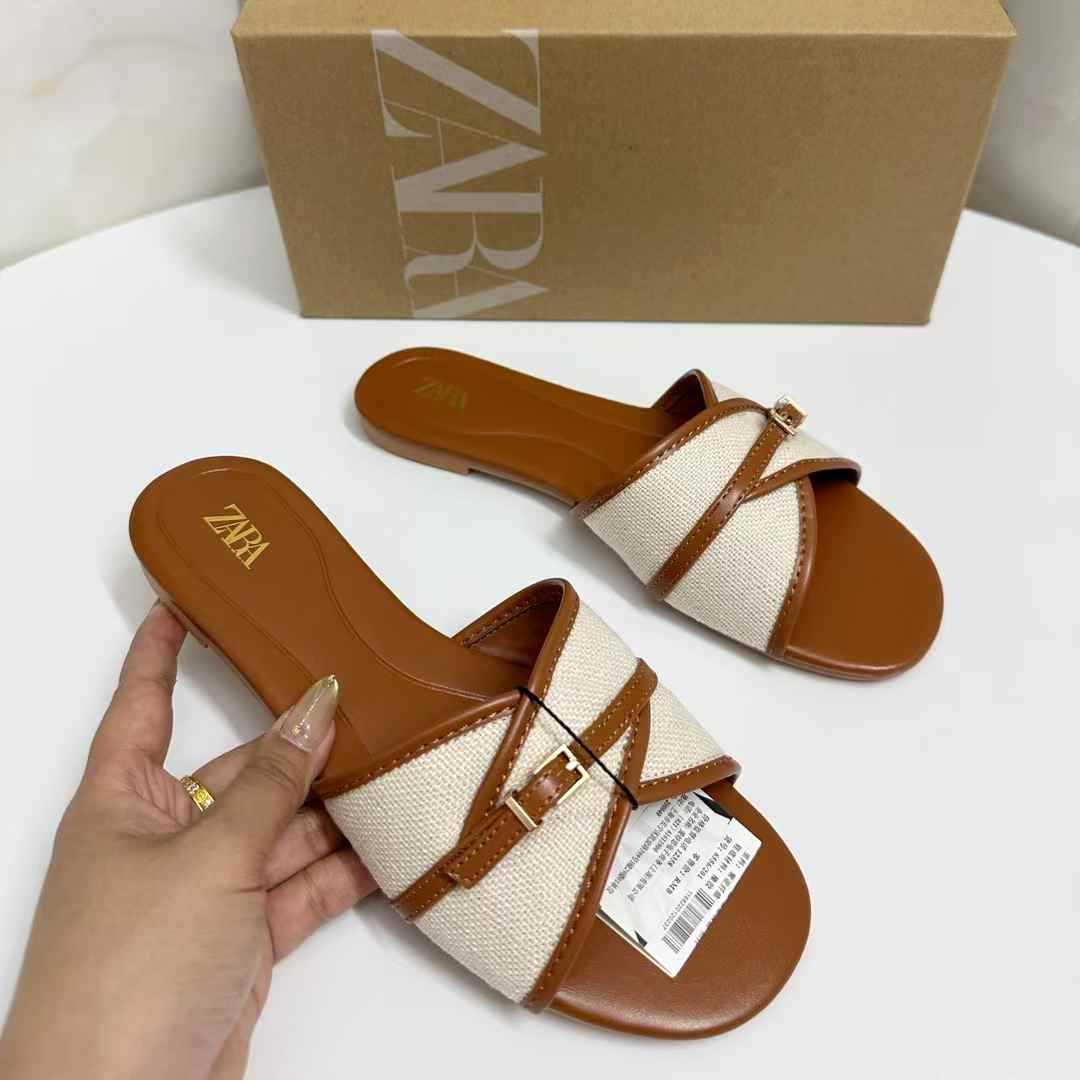 JHC-HB-086 | Woven Cutout Round-Toe Flat Casual Slide Slipper angle 3