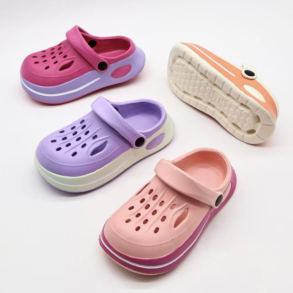 JHC-KIDS-072 | Pivoting Strap Anti-Slip Kids Foam Sandal (Kids Sizes) - Fujian Jinhongchang Sports Goods Co., Ltd.